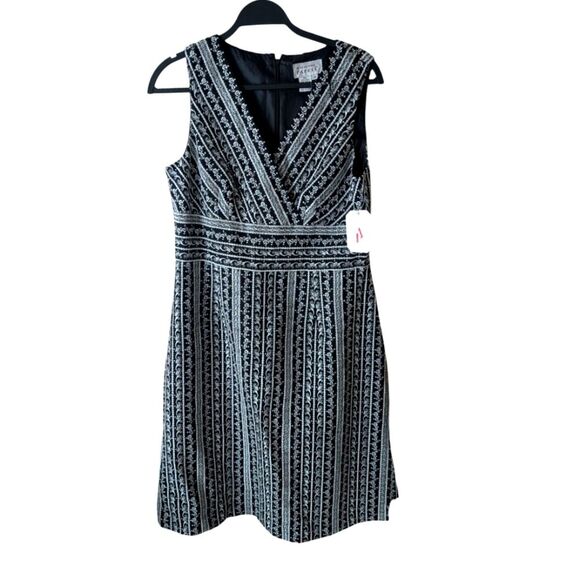 Adrianna Papell Dresses & Skirts - Adriana Papell Linen Blend Black White Embroidered Surplice Dress‎ Size 14